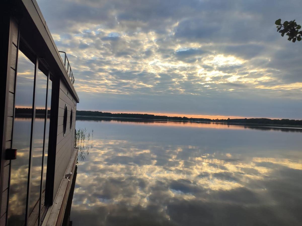 Houseboat- Dom Na Wodzie Z Sauna I Mozliwoscia Plywania Iława Exteriör bild